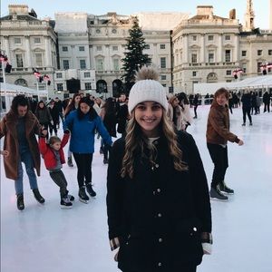 Meet your Posher, Nina